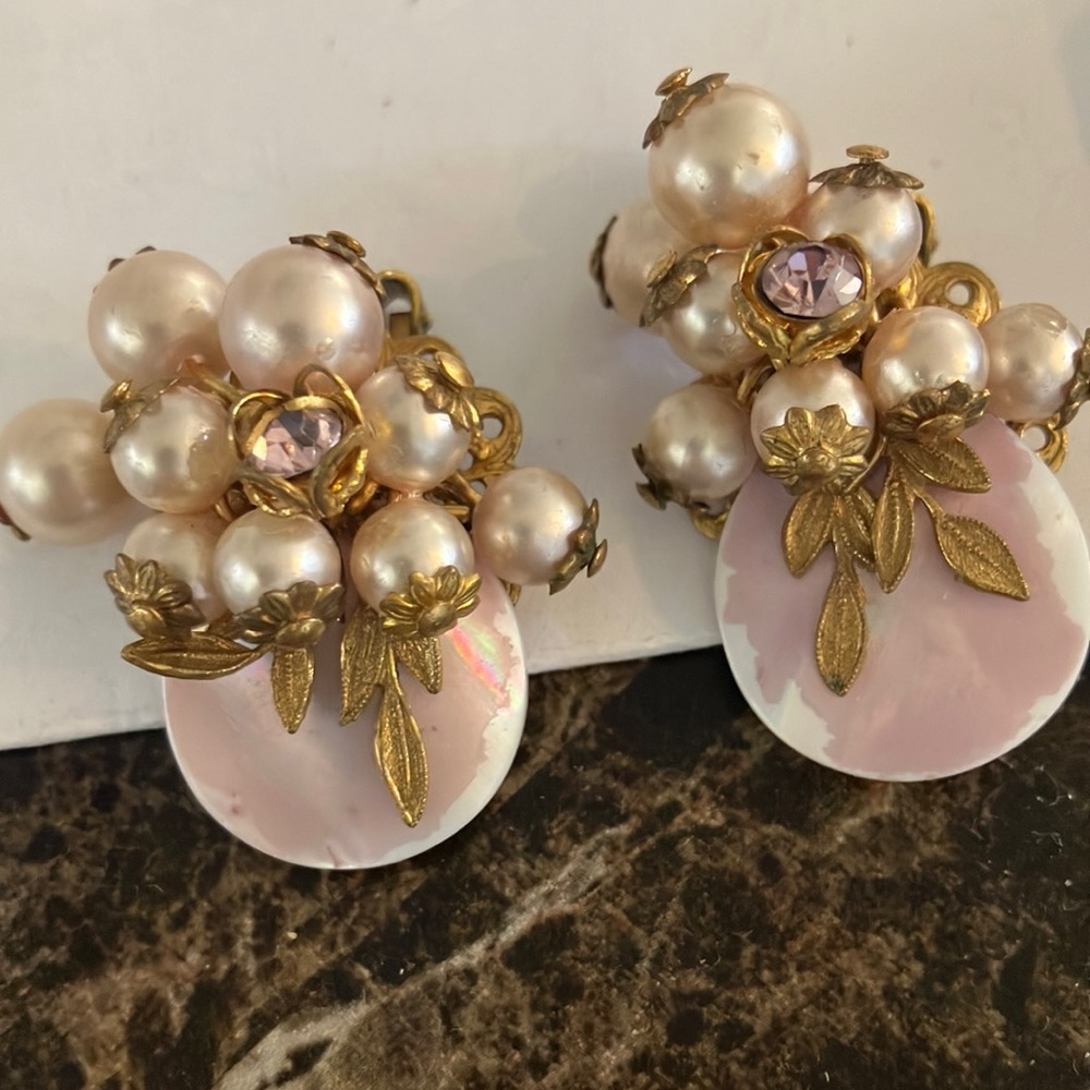 Pearl cluster vintage earrings